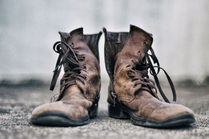 a photo of old leather boots
